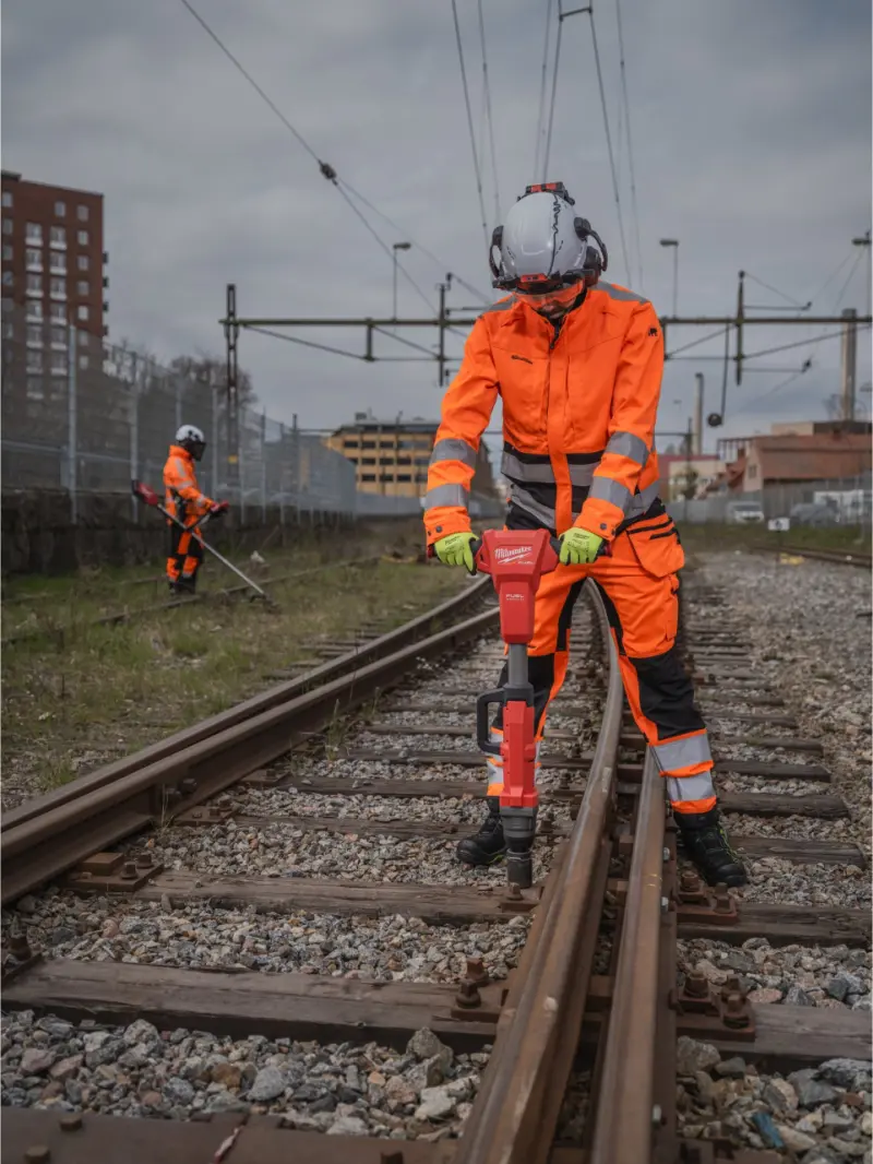 Aku železniční rázový utahovák 1″ Milwaukee M18 FHIWF1R-122C s pojistným kroužkem, 2x aku M18 FB12 + M12-18 FC, (MI4933499201)